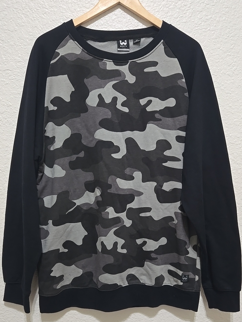 Westy Men's Grey & Black Camo Raglan Sweatshirt